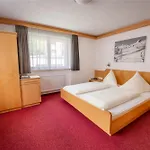 Hotel Garni Krumbach 3*