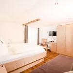 Hotel Garni Krumbach 3*