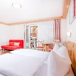 Hotel Garni Krumbach 3*