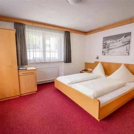 Hotel Garni Krumbach 3*