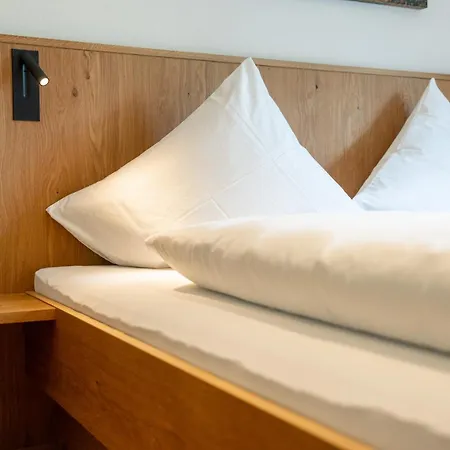 Hotel Garni Krumbach 3*