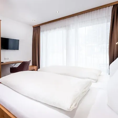 Hotel Garni Krumbach 3*